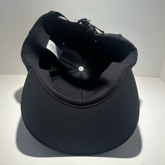 Lululemon Hat in Black - Picture 4 of 6